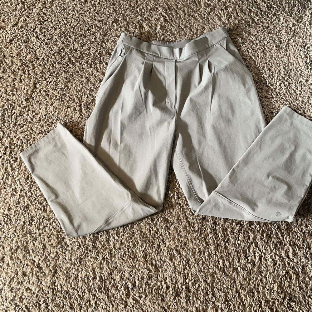 lululemon athletica light gray/green EUC trouser